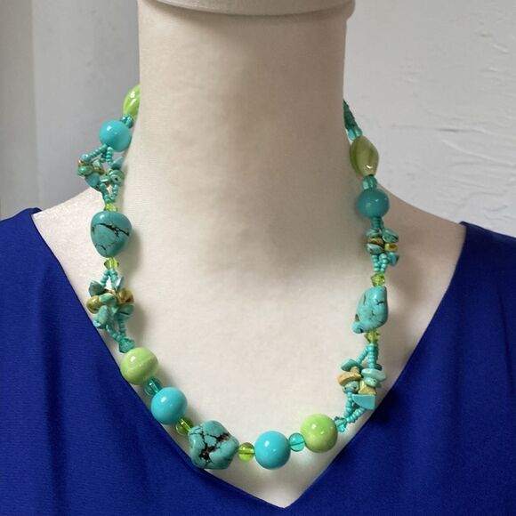 Bundle of 2 Turquoise Color Beaded Necklaces - Picture 4 of 8